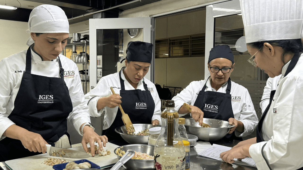 ¿Qué incluye el Diplomado de gastronomía?
